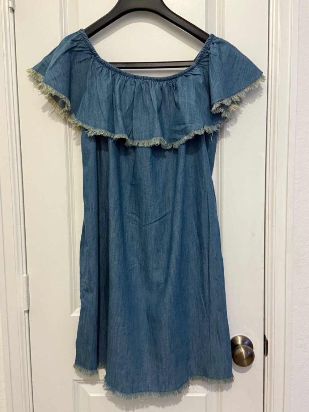Mossimo Womens Off-The-Shoulder Chambray Dress With Frayed Ruffle Trim - Size L